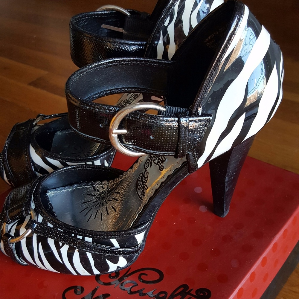 Naughty Monkey Chutes and Ladders 2 Heels